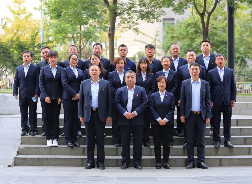 多元團隊凝合力，同舟共濟揚帆起